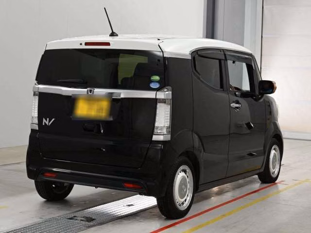 HONDA N-BOX SLASH