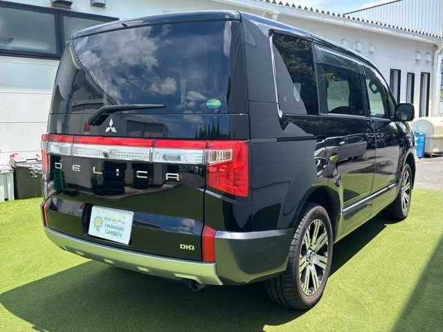 MITSUBISHI DELICA D:5