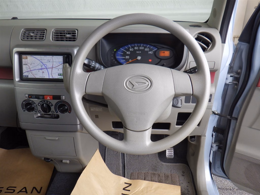 DAIHATSU MOVE CONTE