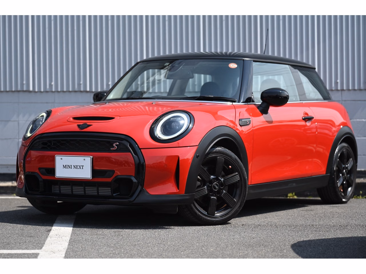 MINI HATCH