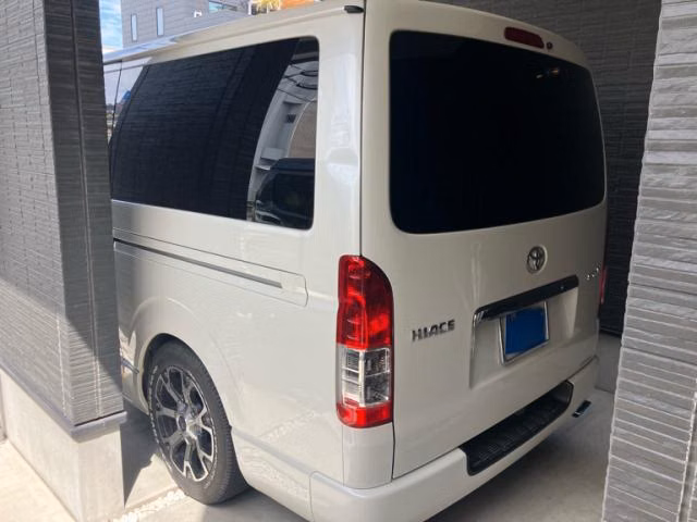 TOYOTA REGIUS ACE