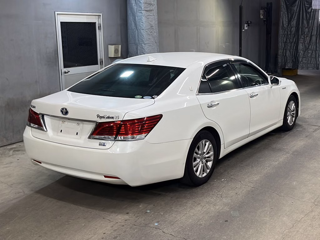 TOYOTA CROWN
