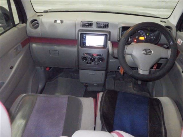 DAIHATSU MOVE CONTE