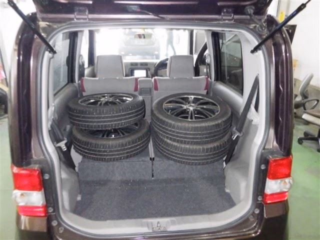DAIHATSU MOVE CONTE
