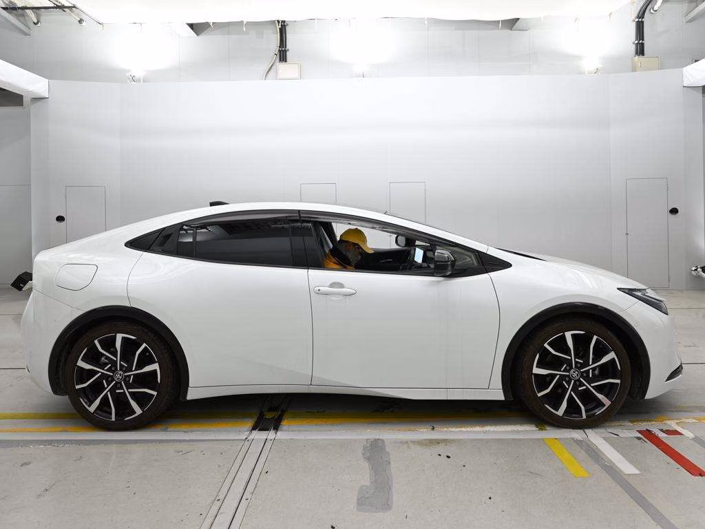 TOYOTA PRIUS PHV