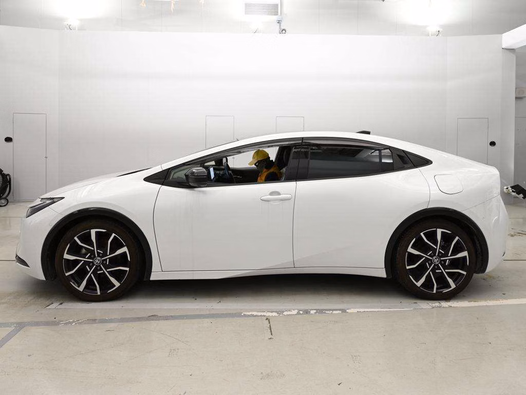 TOYOTA PRIUS PHV