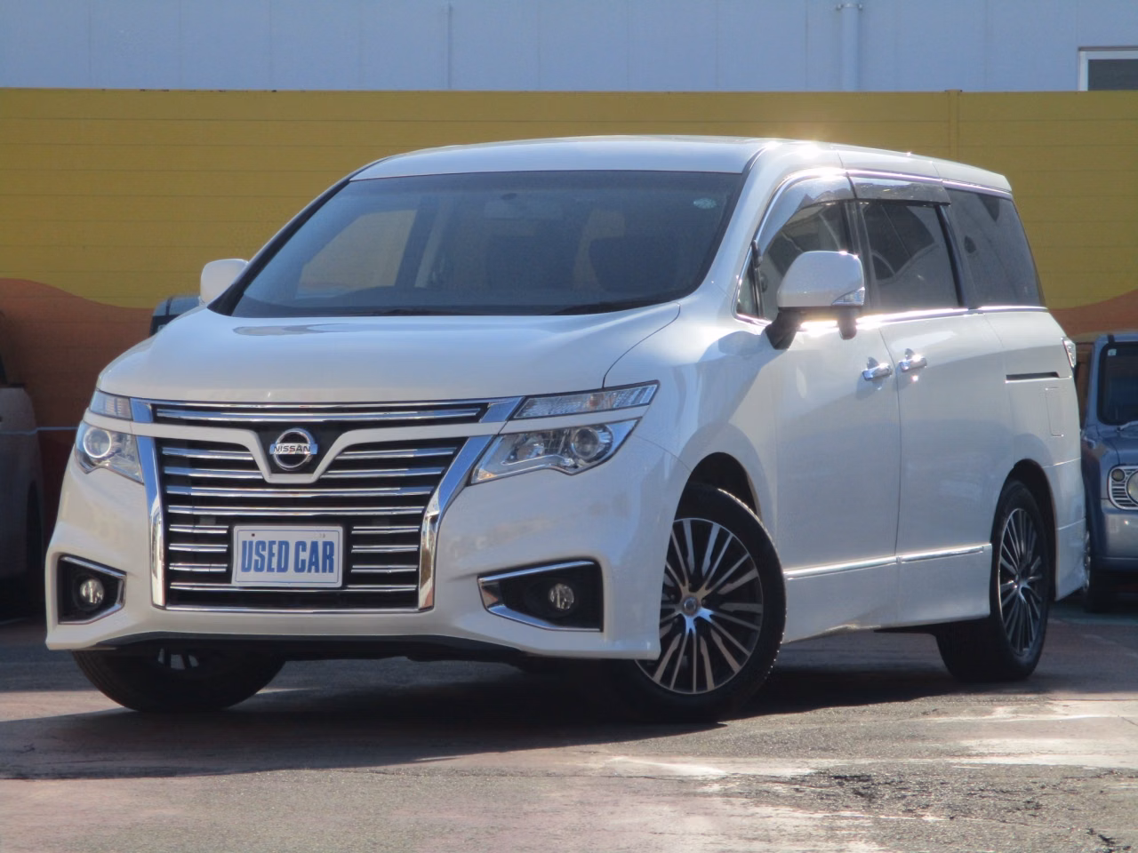 NISSAN ELGRAND