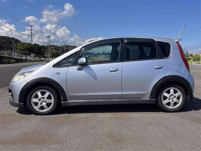 MITSUBISHI COLT