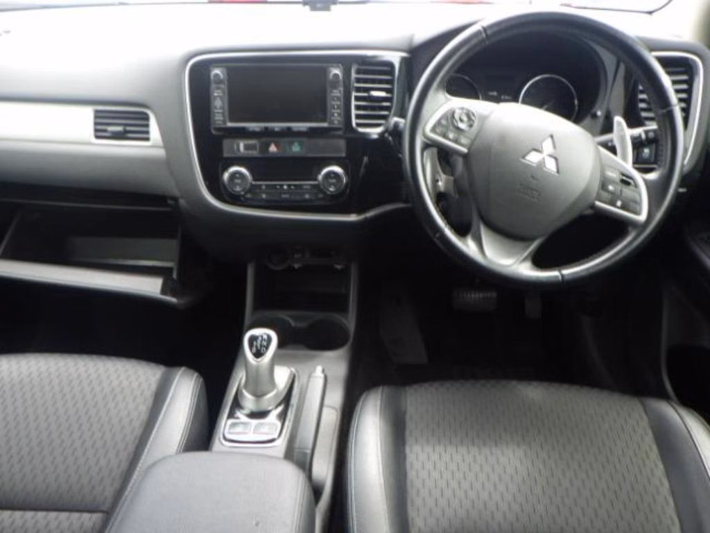 MITSUBISHI OUTLANDER