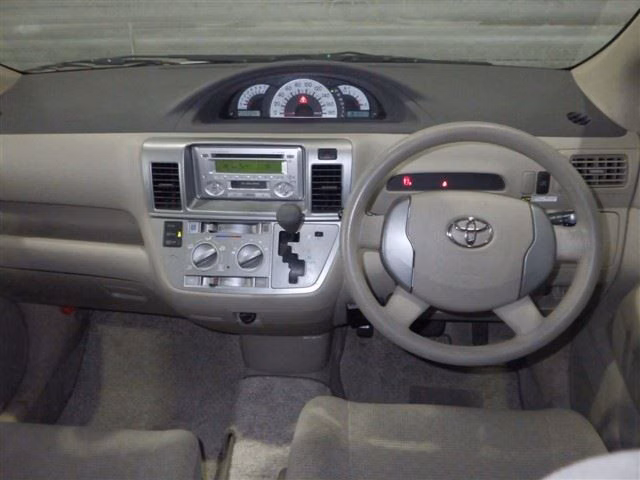 TOYOTA RAUM