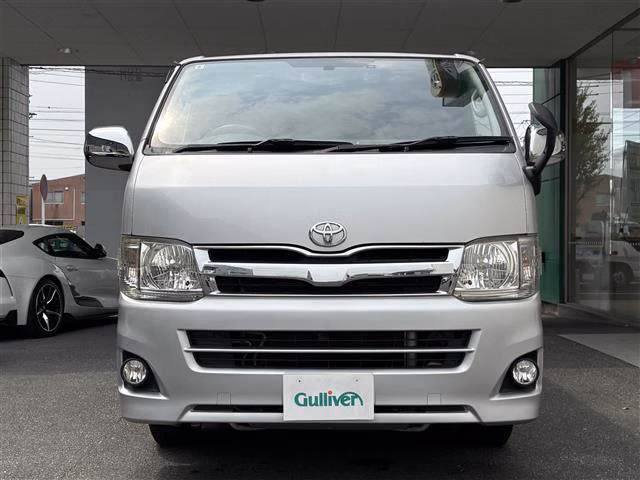 TOYOTA REGIUS ACE