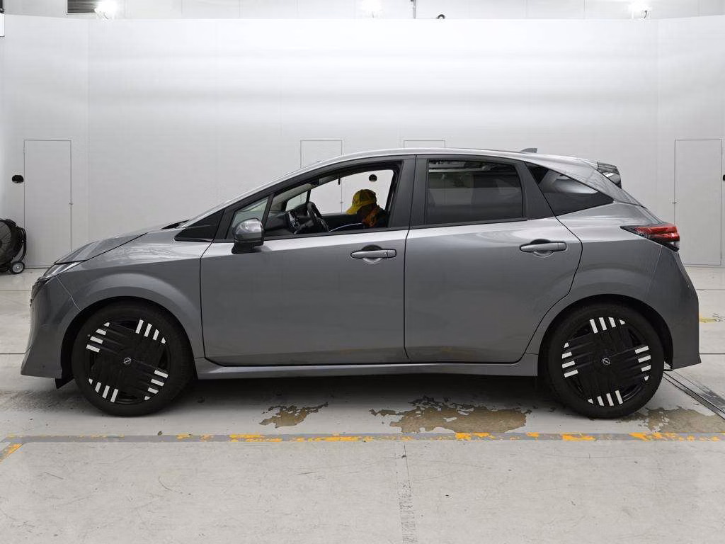 NISSAN AURA