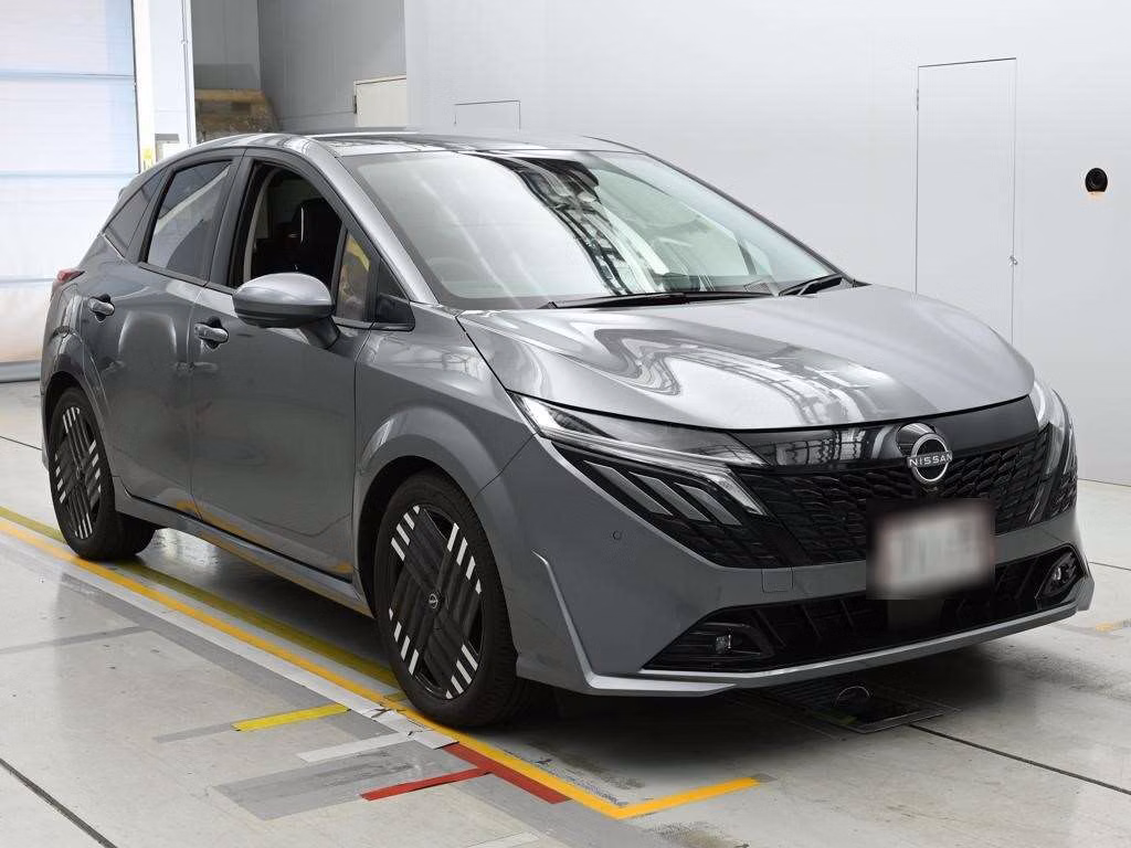NISSAN AURA