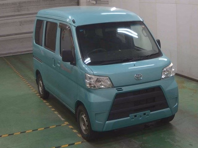 TOYOTA PIXIS VAN