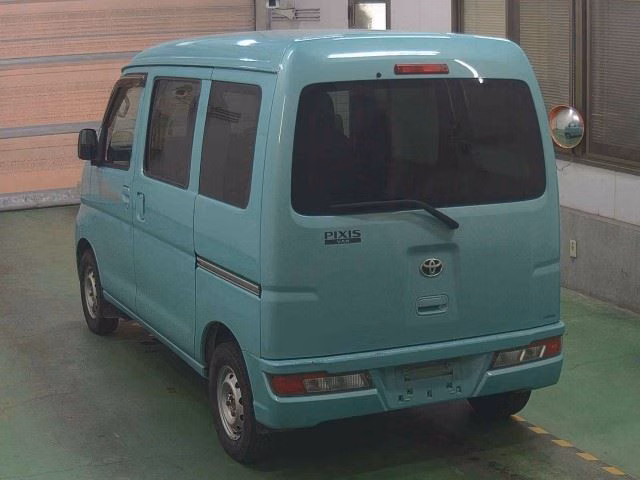 TOYOTA PIXIS VAN