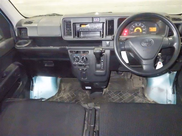 TOYOTA PIXIS VAN