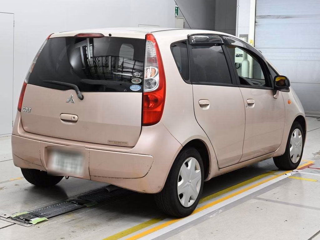 MITSUBISHI COLT
