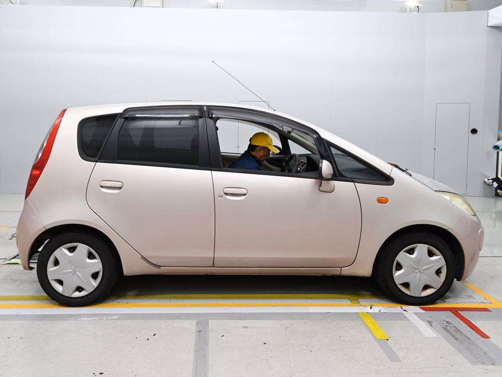 MITSUBISHI COLT