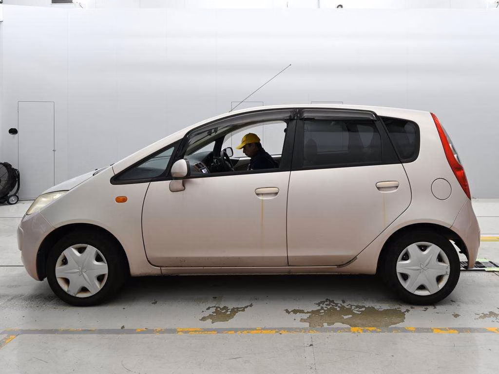 MITSUBISHI COLT