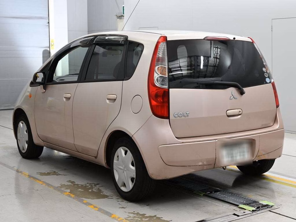 MITSUBISHI COLT