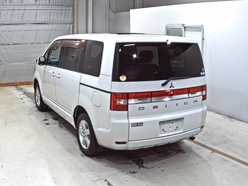 MITSUBISHI DELICA D:5