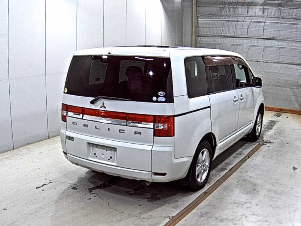 MITSUBISHI DELICA D:5