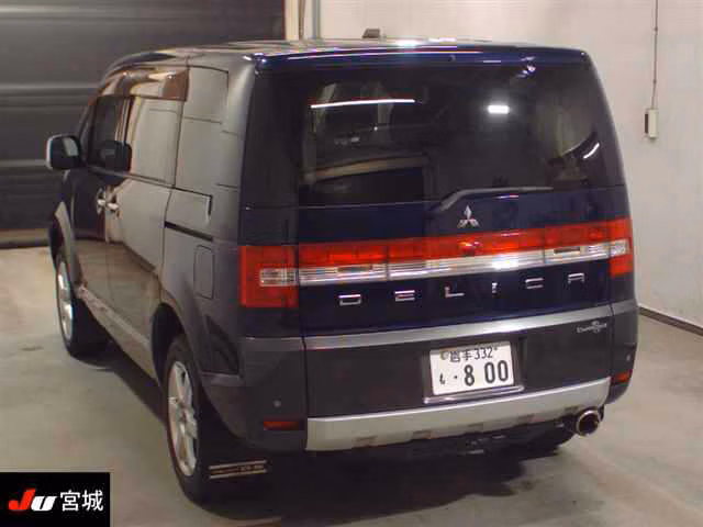 MITSUBISHI DELICA D:5