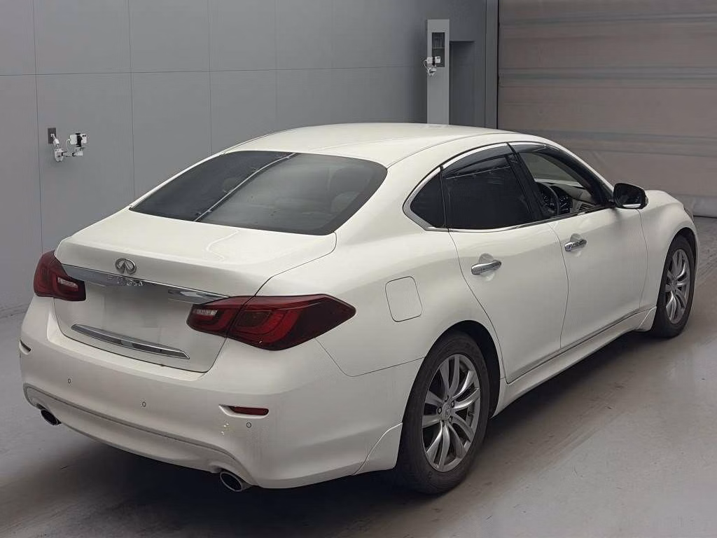 NISSAN FUGA