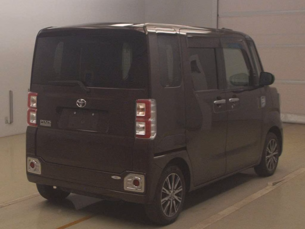 TOYOTA PIXIS MEGA