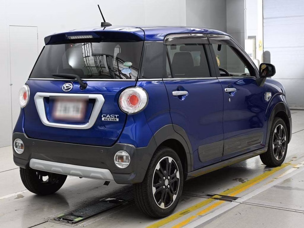 DAIHATSU CAST