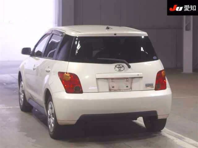 TOYOTA IST