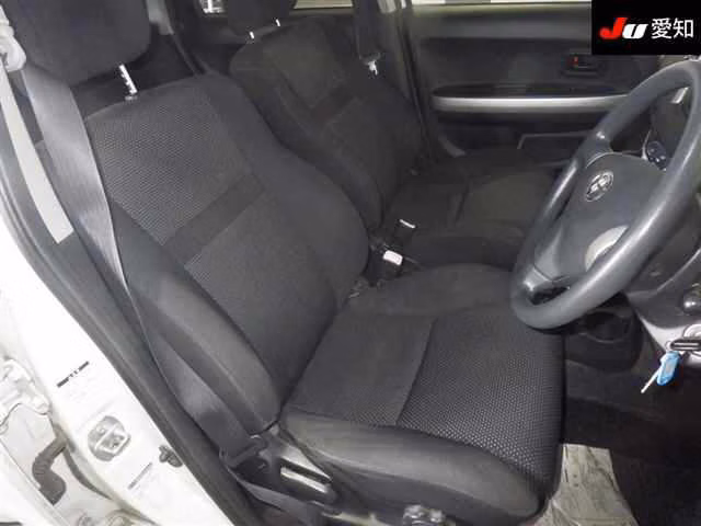 TOYOTA IST