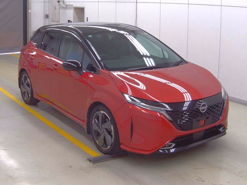 NISSAN AURA