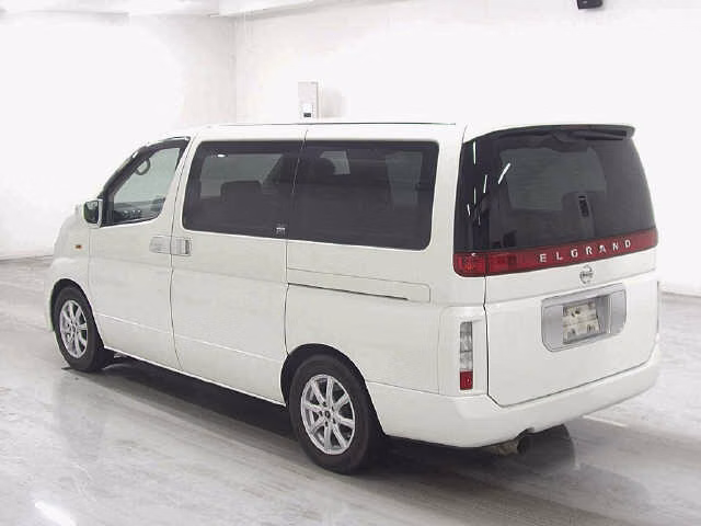 NISSAN ELGRAND