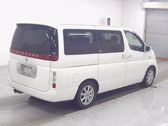 NISSAN ELGRAND