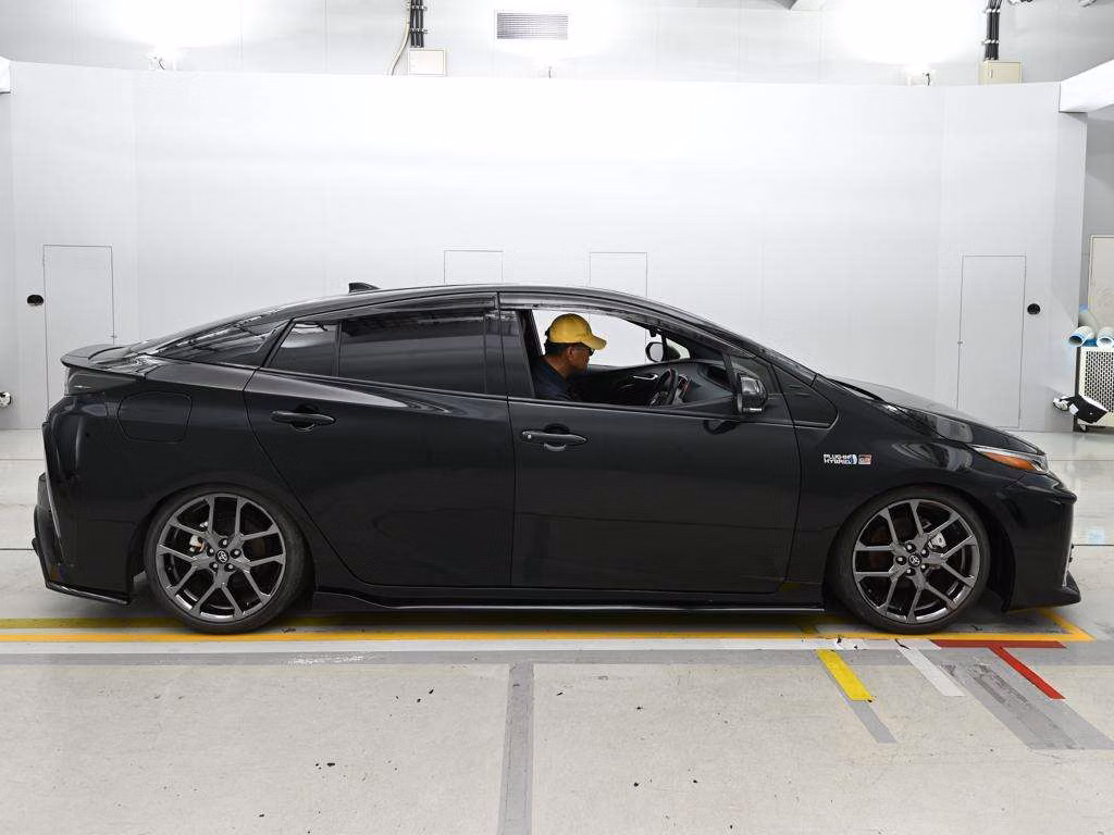 TOYOTA PRIUS PHV