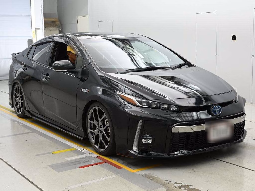 TOYOTA PRIUS PHV