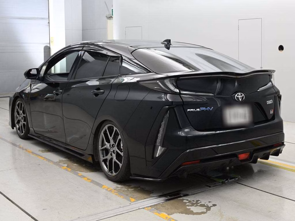 TOYOTA PRIUS PHV