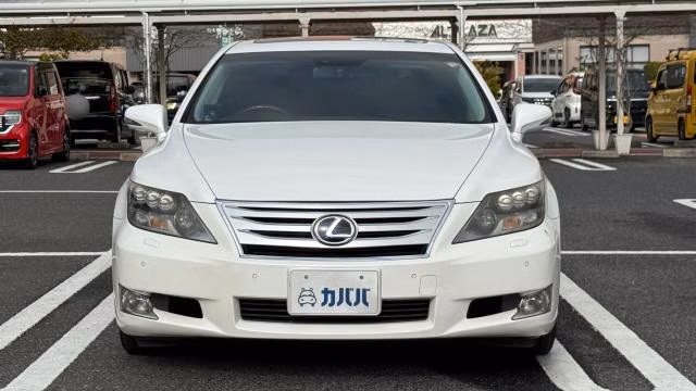 LEXUS LS600H