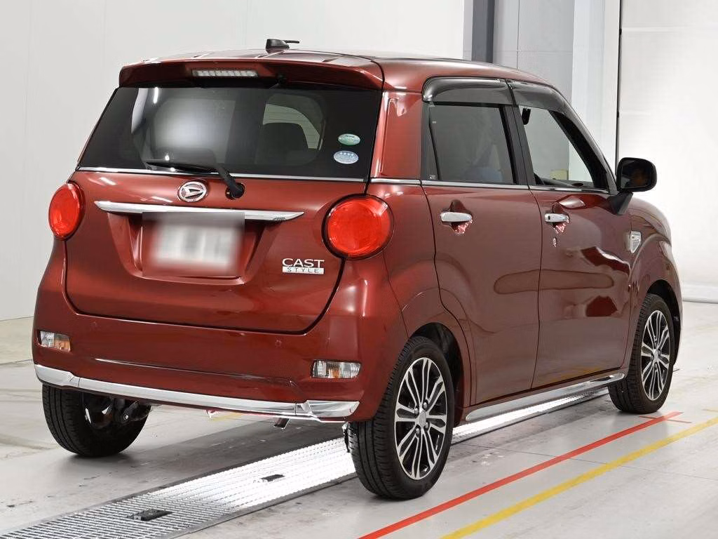 DAIHATSU CAST