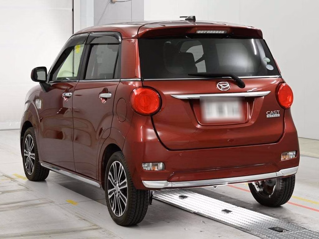 DAIHATSU CAST