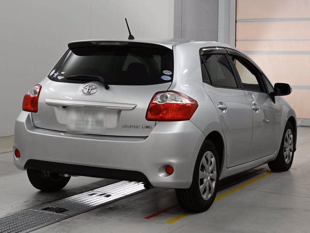 TOYOTA AURIS