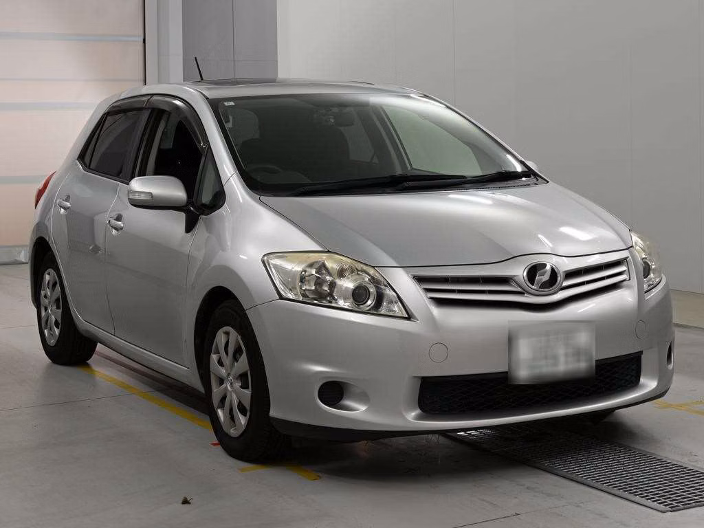 TOYOTA AURIS