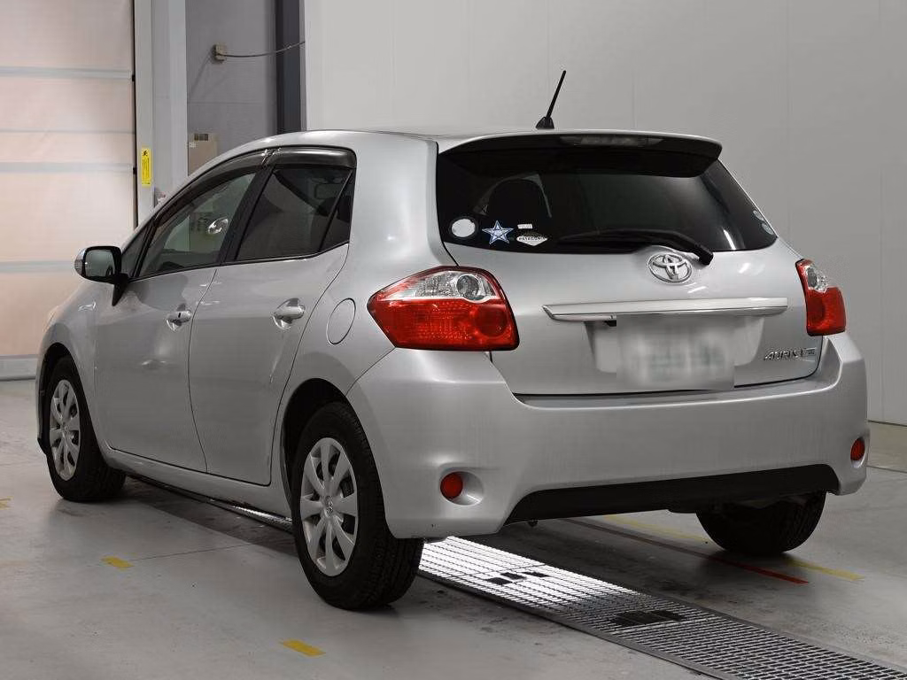 TOYOTA AURIS