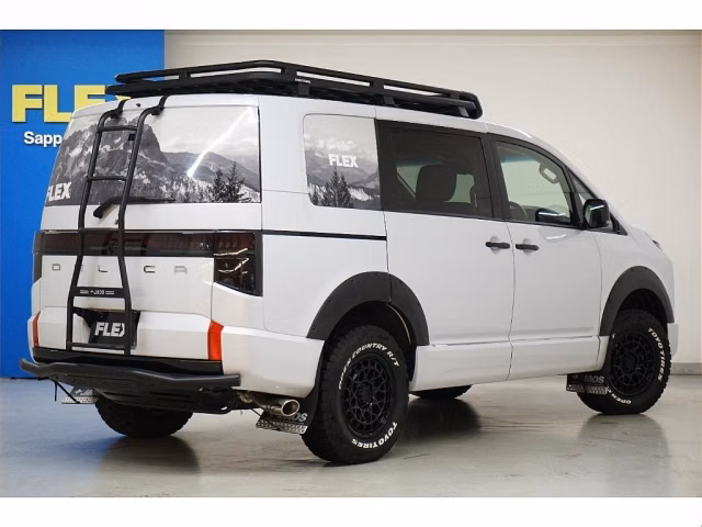 MITSUBISHI DELICA D:5