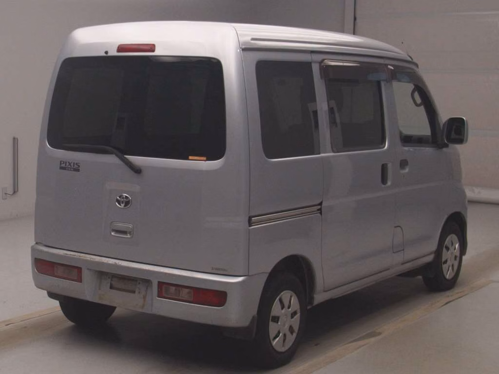 TOYOTA PIXIS VAN