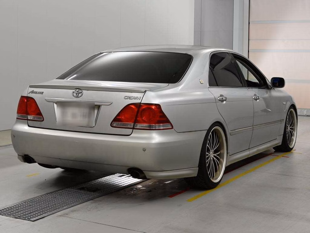 TOYOTA CROWN