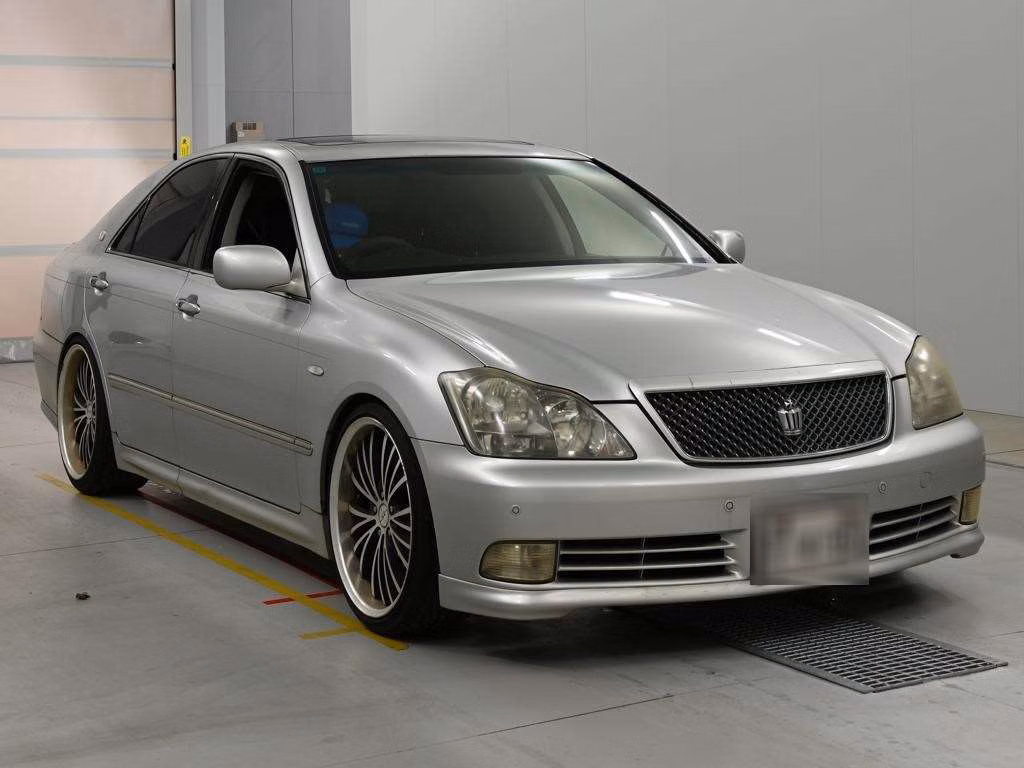 TOYOTA CROWN