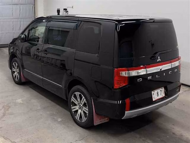 MITSUBISHI DELICA D:5