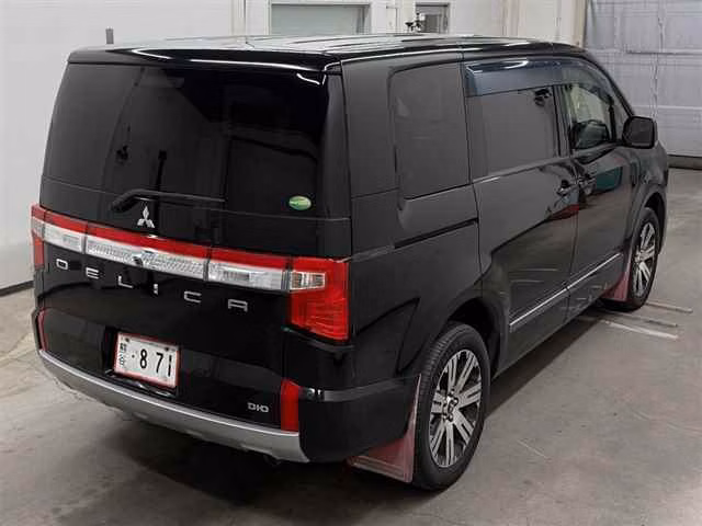 MITSUBISHI DELICA D:5